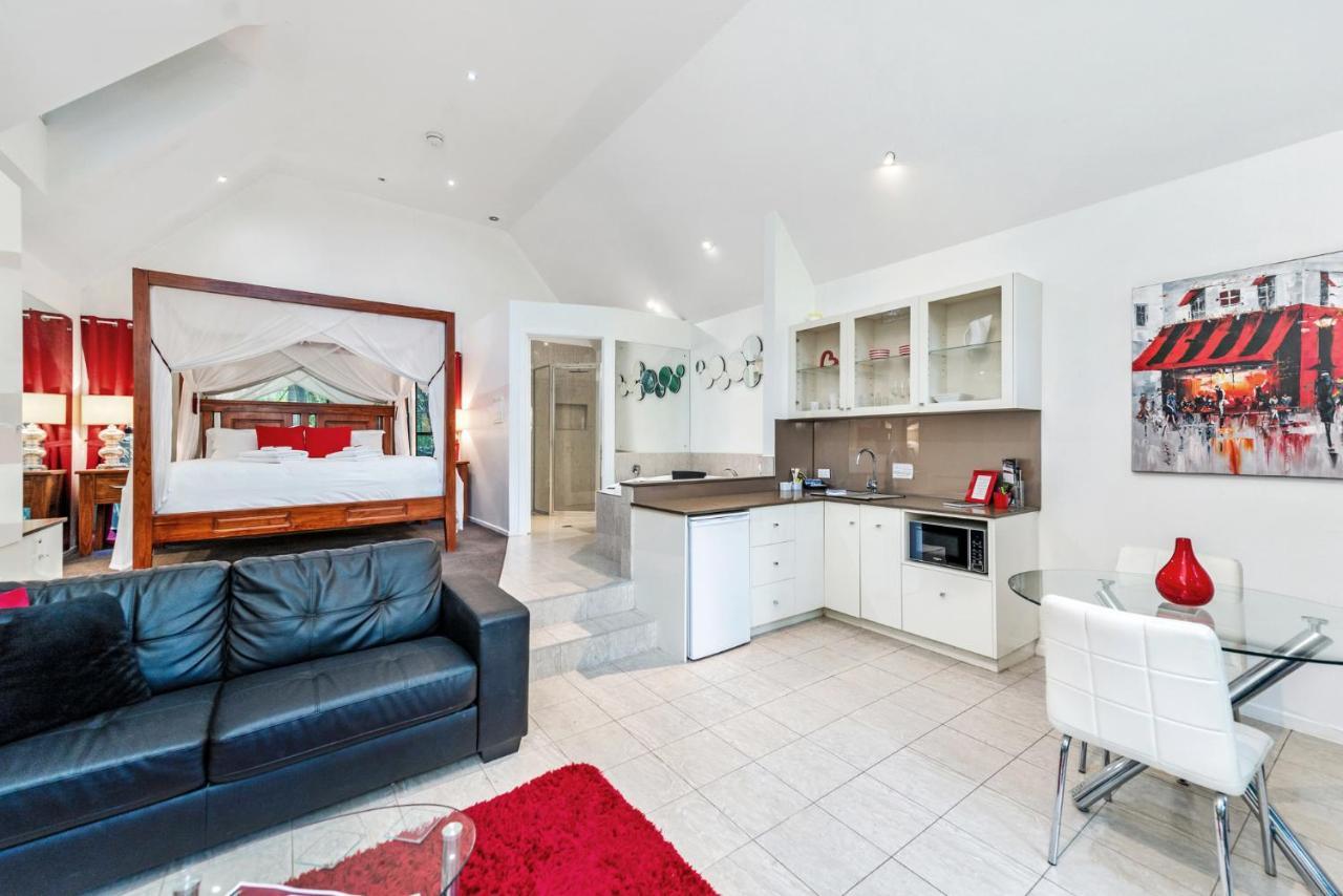 Chalet On Gallery Walk - King Bed, Spa, Fireplace, Wifi & Netflix, Linger A While Mount Tamborine Zewnętrze zdjęcie