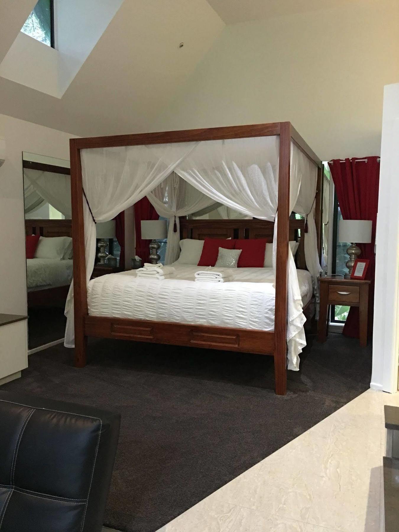 Chalet On Gallery Walk - King Bed, Spa, Fireplace, Wifi & Netflix, Linger A While Mount Tamborine Zewnętrze zdjęcie