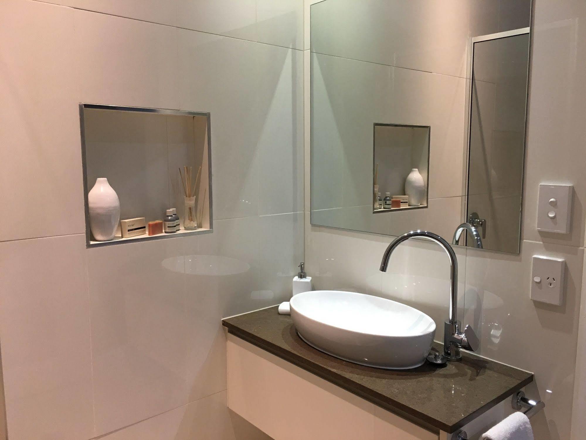 Chalet On Gallery Walk - King Bed, Spa, Fireplace, Wifi & Netflix, Linger A While Mount Tamborine Zewnętrze zdjęcie